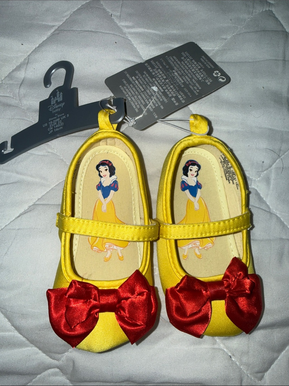 Size 5 Disney Snow White Yellow & Red Mary Jane Shoes for girls NWT